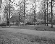 855329 Gezicht op de achterzijde van het Wilhelminaparkpaviljoen (Wilhelminapark 65) te Utrecht.